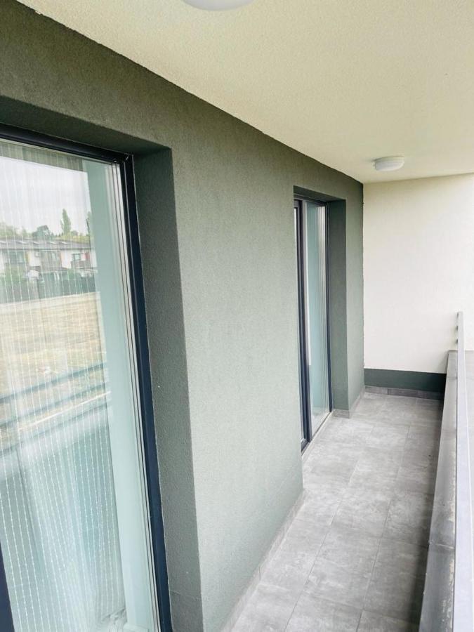Galaxy Residence Villa โอโตเปนี ภายนอก รูปภาพ