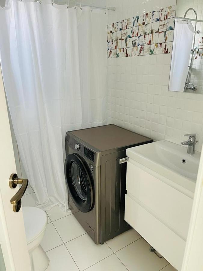 Galaxy Residence Villa โอโตเปนี ภายนอก รูปภาพ