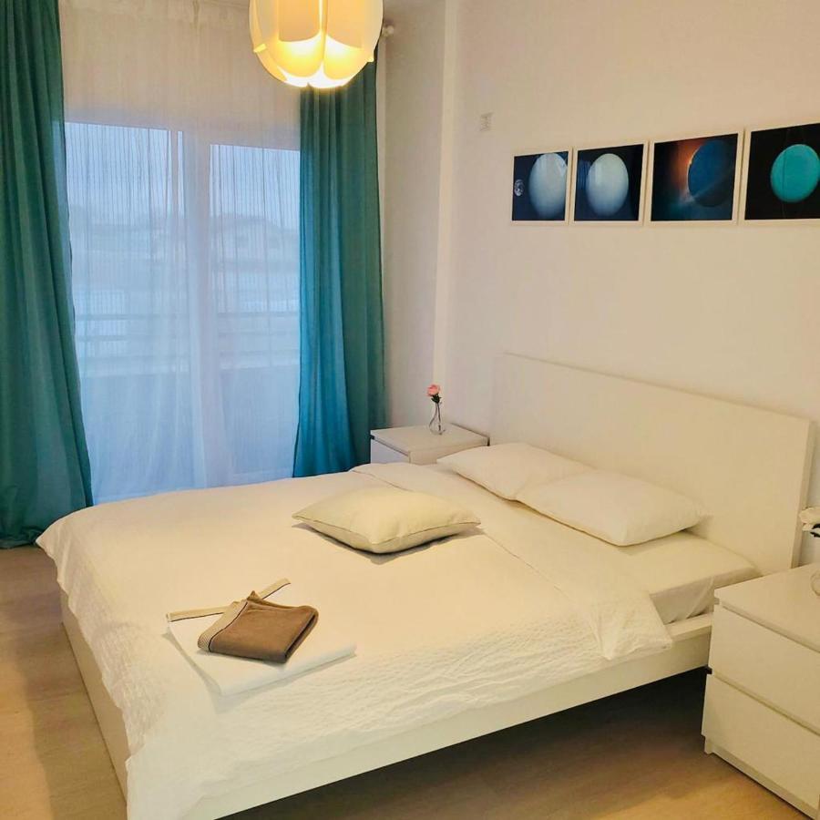Galaxy Residence Villa โอโตเปนี ภายนอก รูปภาพ