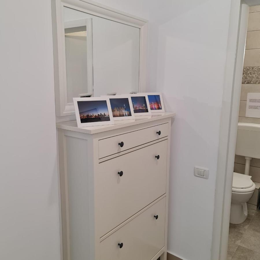 Galaxy Residence Villa โอโตเปนี ภายนอก รูปภาพ